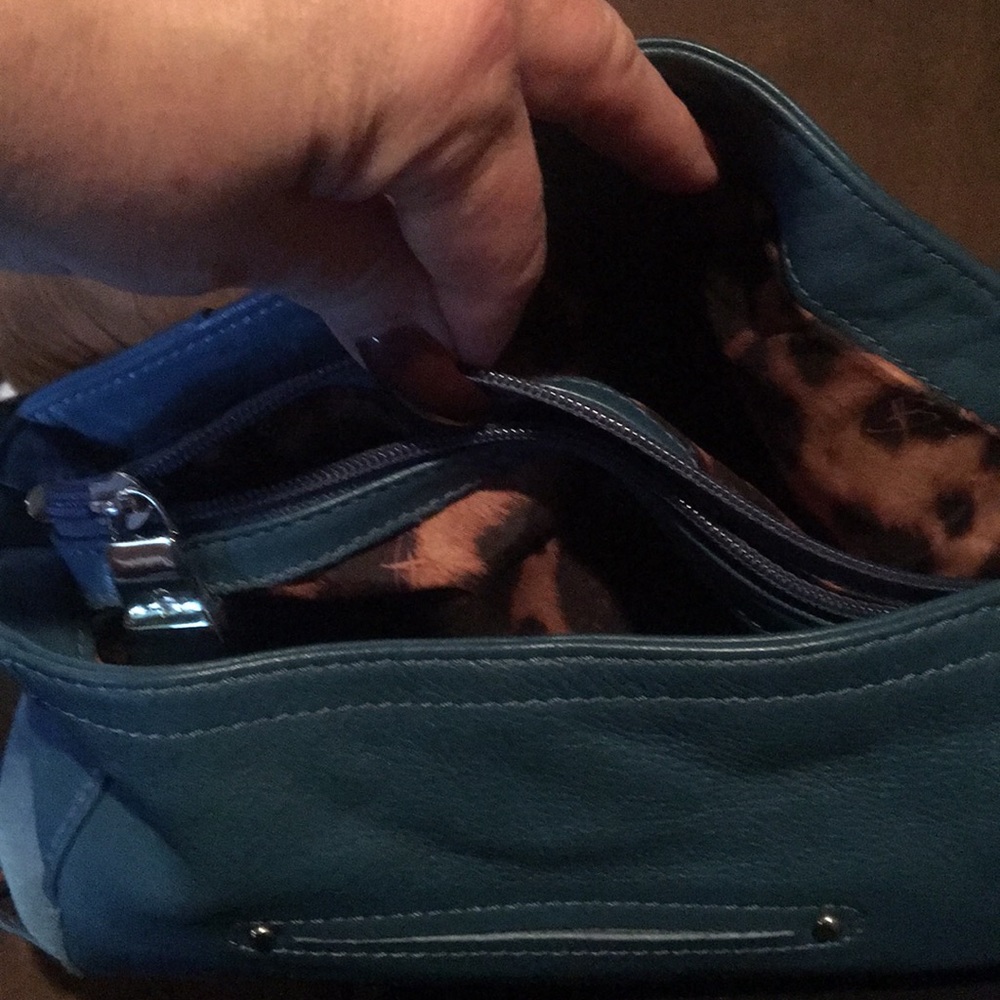 B Makowsky Blue Leather Handbag w/studs - Picture 9 of 11